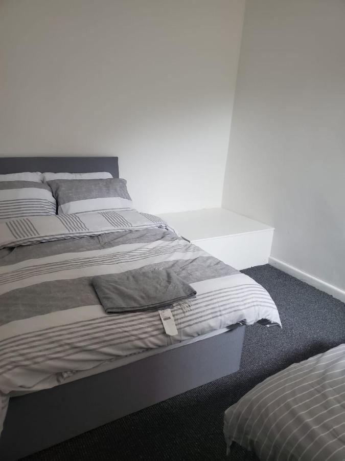 Blessington Road B&B & Lockinn Bar & Restaurant 利物浦 外观 照片