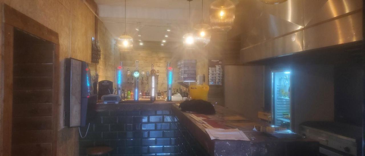 Blessington Road B&B & Lockinn Bar & Restaurant 利物浦 外观 照片